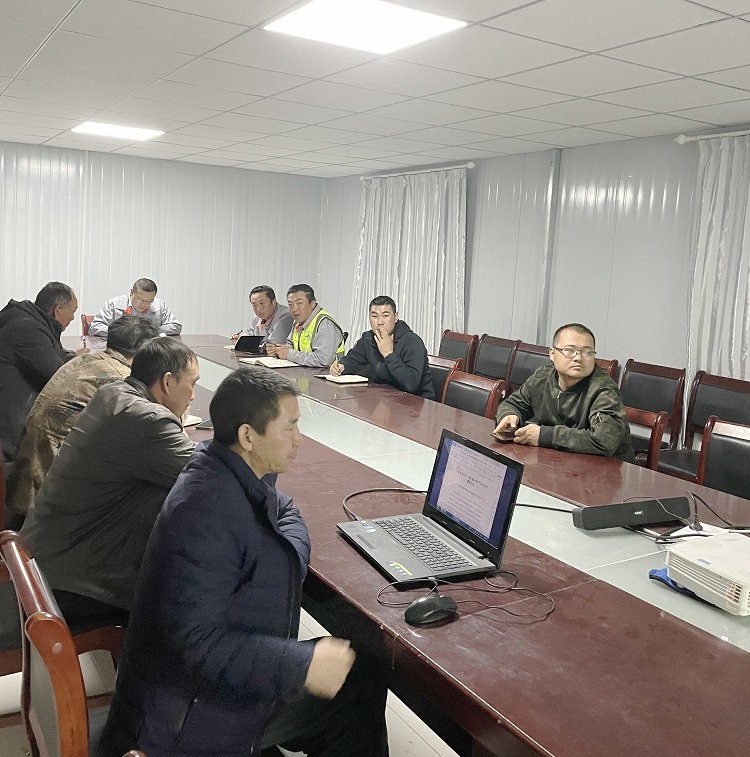 3.2落實(shí)安全會(huì )議精神 突出重點(diǎn)夯實(shí)責任1_副本.jpg